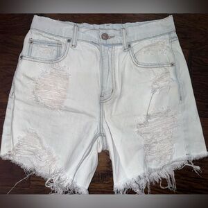 Women’s Urban Outfitters / BDG light wash Distressed Denim Shorts size 25